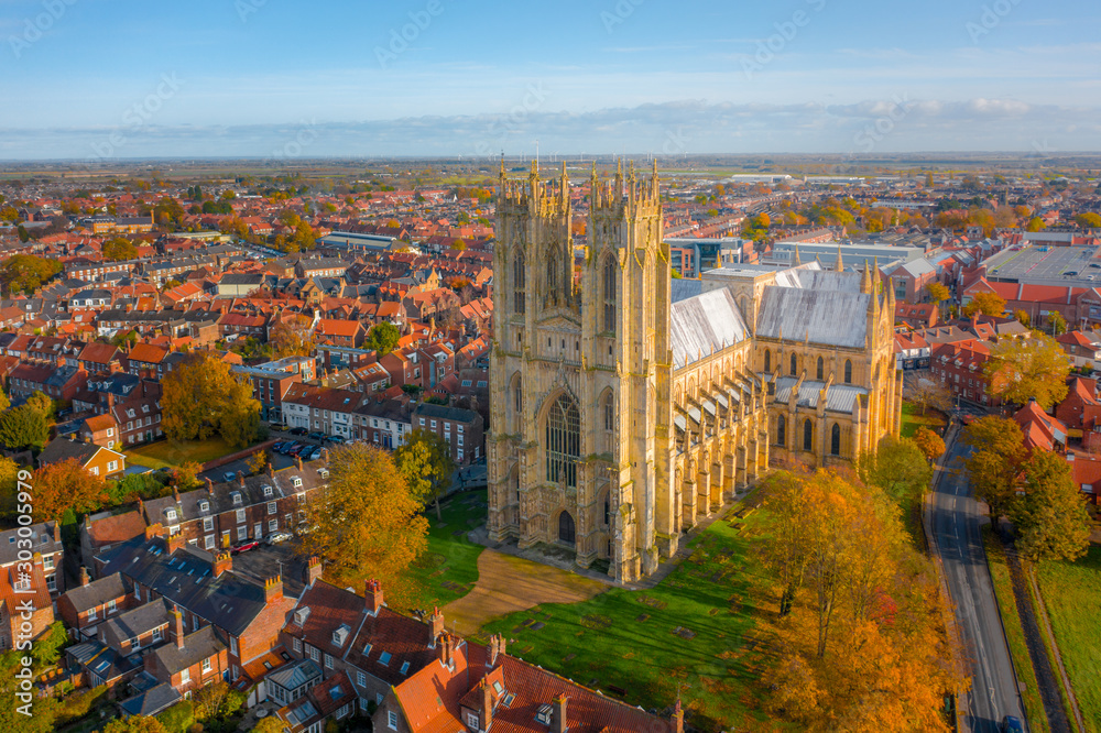 Overhead aerial top down view of Beverley Minster, the large gothic church in the centre of the small market town in East Yorkshire, UK. Shot in Autumn 2019 - obrazy, fototapety, plakaty 