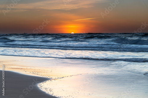 Fototapeta Naklejka Na Ścianę i Meble -  Clear Skies Beach Sunrise Seascape