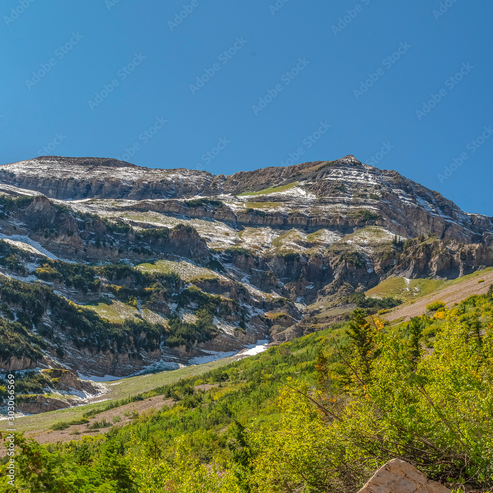 Obraz premium Square frame View from a hiking trail on Mount Timpanogos