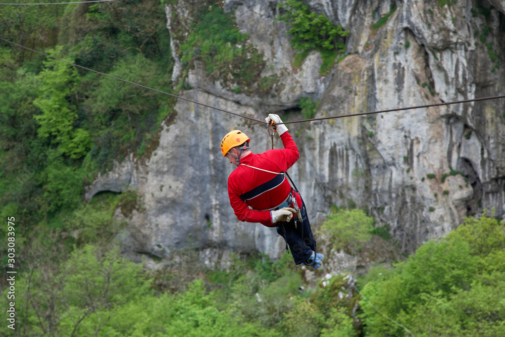 Obraz premium Zipline over abyss on River Pazinčica in Pazin