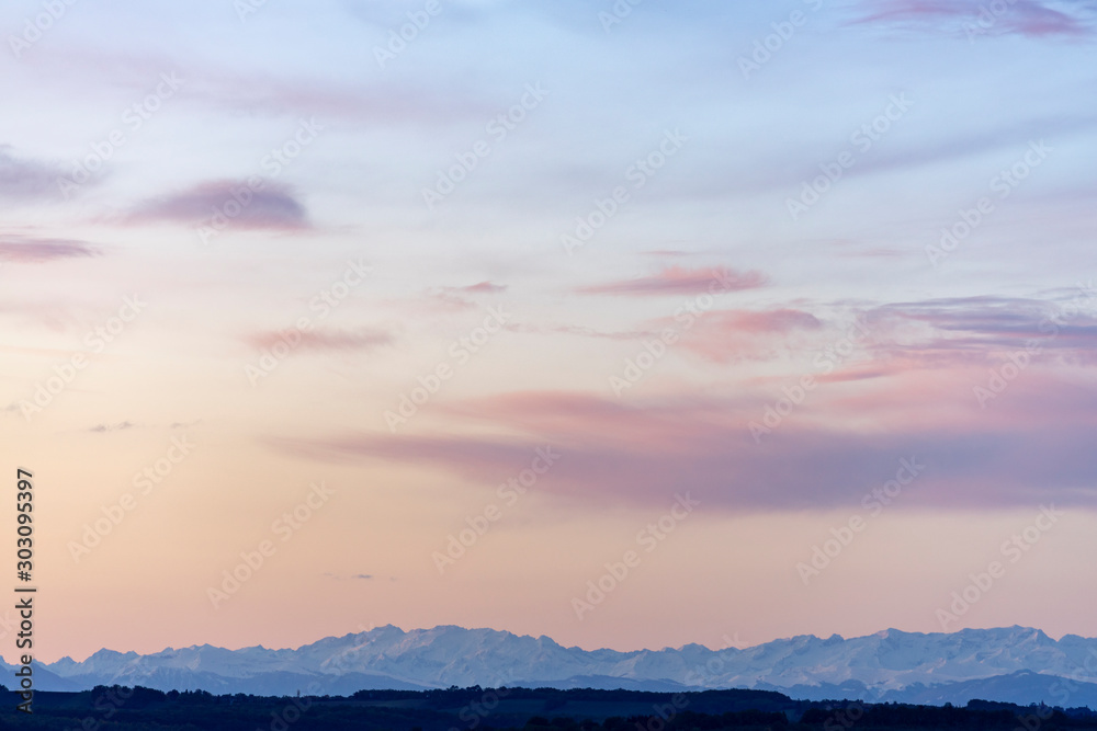 Obraz premium beautiful sky at sunrise in the south of France