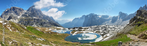 Obraz na plátne Laghi dei Piani, mountain lakes near refuge Locatelli and Val Fiscalina, Southern Tyrol