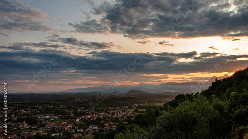 Stormy sunset in the italian countryside © zakaz86