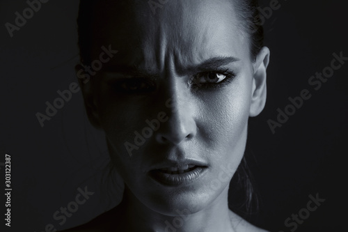 Black-white portrait of a g...