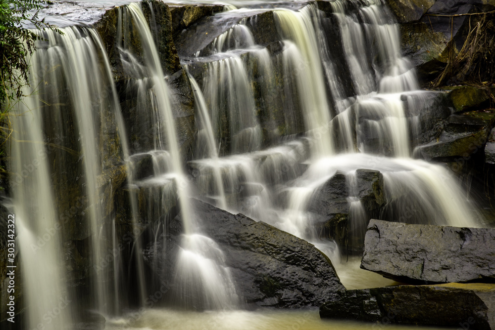 Naklejka premium Tat Ton Waterfall is a landmark of Tat Ton National Park, Chaiyaphum Province, Thailand.
