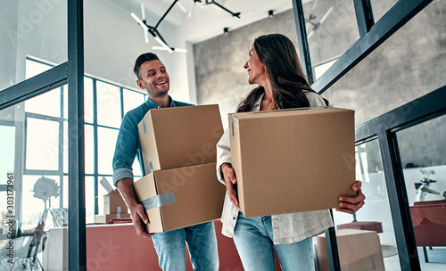 Moving a young couple