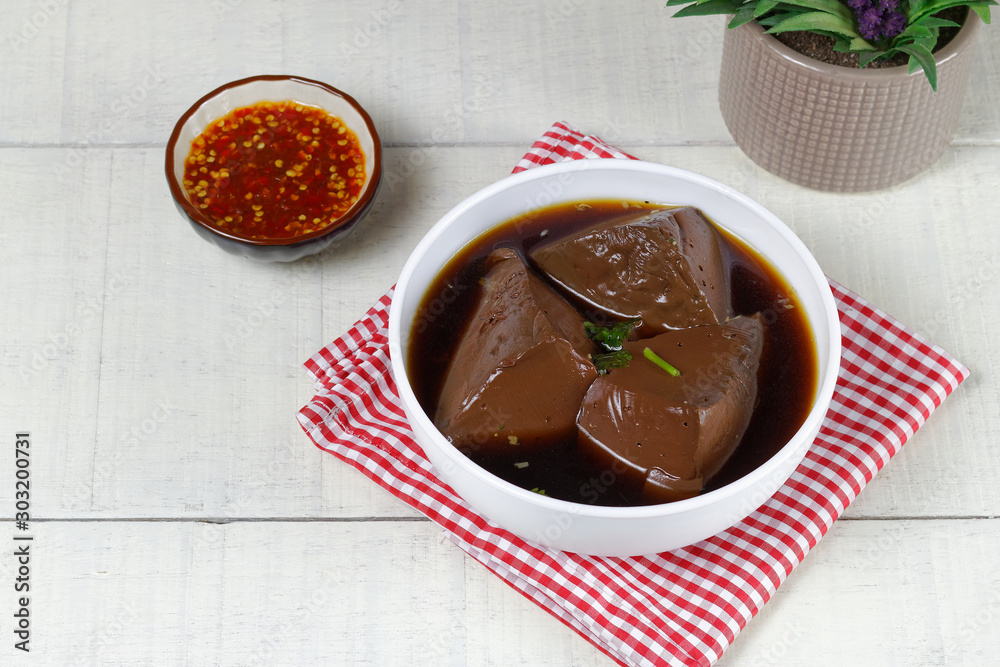 Pot-stewed duck blood soup with sauce,Healthy foods that are very high in Iron Pot-stewed duck blood soup with sauce,Healthy foods that are very high in Iron