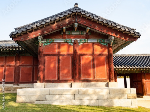 front view of gate of Changgyeong Palace in Seoul © Ekaterina