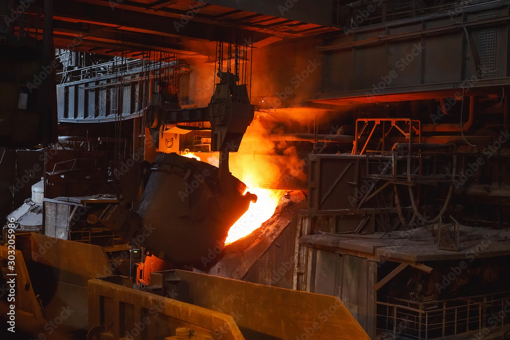 Obraz premium smelting of the metal in the foundry