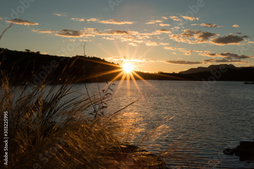 Sonnenuntergang am Oanob Dam Namibia photo