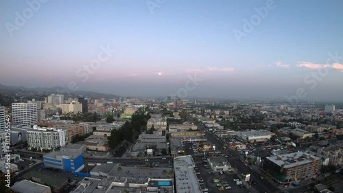 Wallpaper Mural Boom Down above Hollywood, California facing East Los Angeles 4K Torontodigital.ca