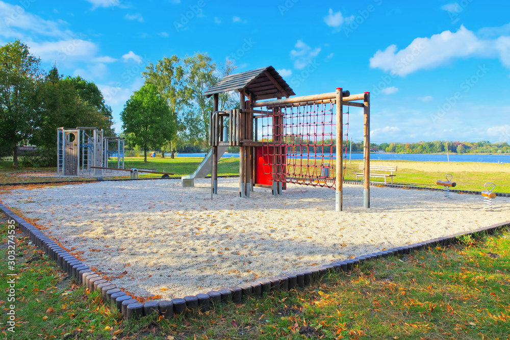 Senftenberger See Strand Niemtsch und Spielplatz im Lausitzer Seenland