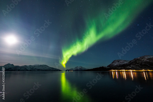 Nordlicht im Fjord © Stefan Arendt