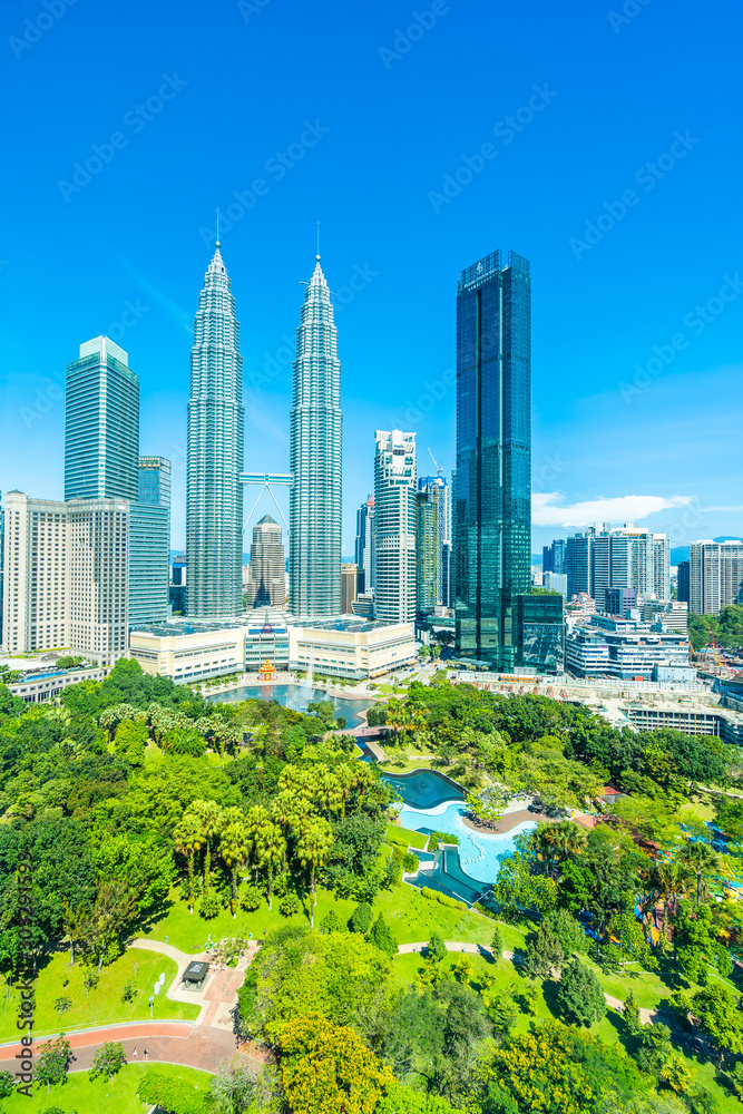 Fototapeta premium Piękna architektura zewnętrzna budynku w mieście Kuala Lumpur w Malezji