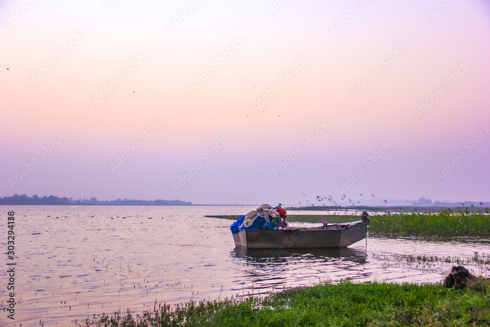Obraz premium River side view in India
