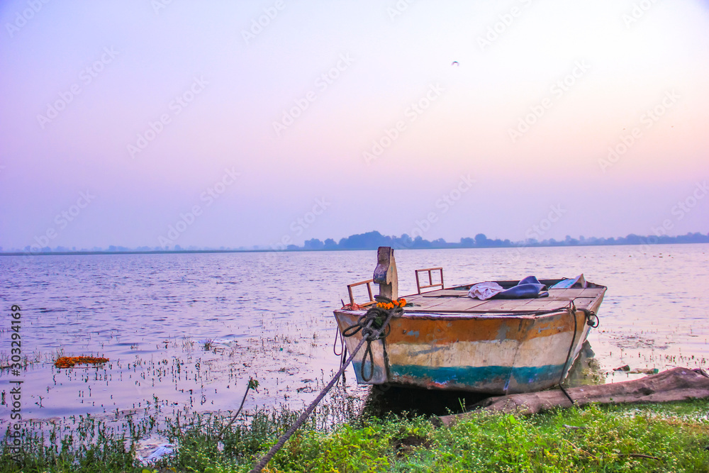 Obraz premium River side view in India