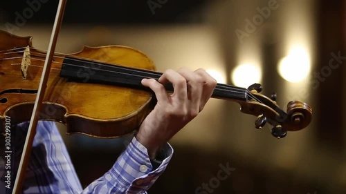 A man playing the violin. VIolin technique