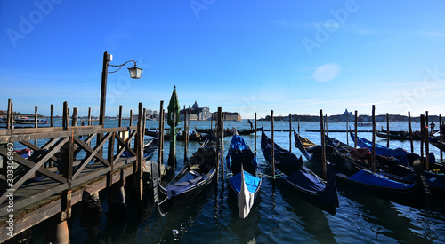Gondole ormeggiate a San Marco © corradobarattaphotos