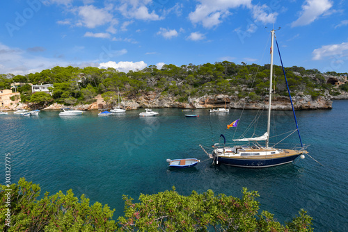 Bucht Cala Figuera mit Booten auf der Insel Mallorca