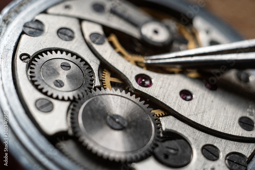 Process of instaling a part of mechanical watches