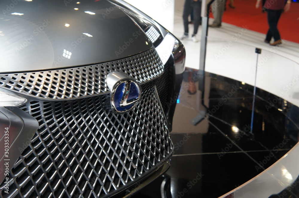 KUALA LUMPUR, MALAYSIA - NOVEMBER 24, 2018: Lexus car brand emblem and ...