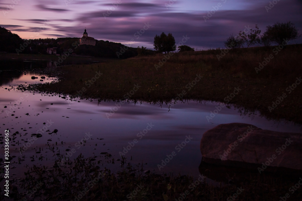 Obraz premium Hirschstein Castle on the Elbe in Saxony