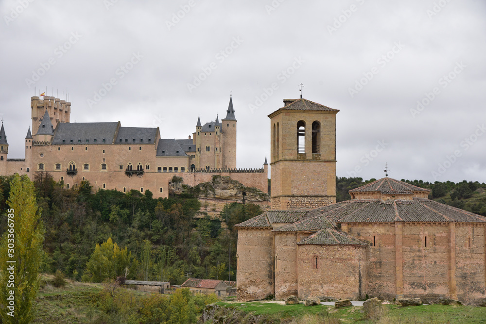 Eglise de la Vera Cruz et l'Alcazar de Ségovie, Espagne