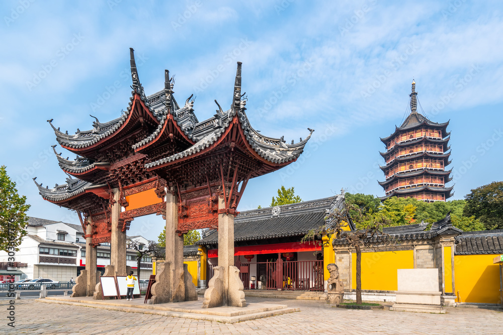 Suzhou ancient temple building. - obrazy, fototapety, plakaty 
