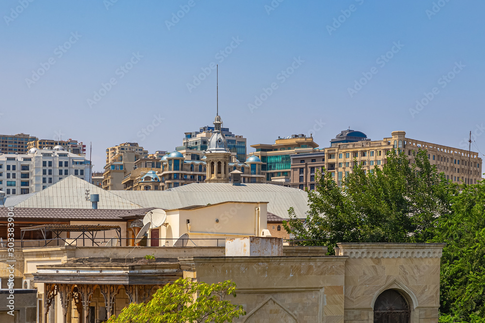 Φωτογραφία View of modern Baku from the historical center of Icheri Sheher