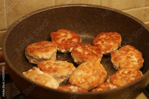 we fry cutlets at home on a frying pan from pork and chicken, useful correct cutlets for men, natural protein for muscles, food without chemistry