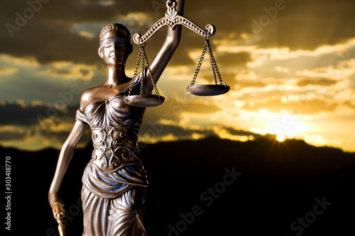 Fotografie Bronze Themis statue - symbol of Justice