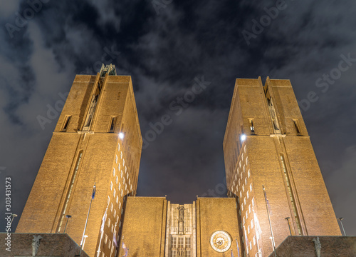 Widok na centrum Oslo, stolicy Norwegii w nocy photo