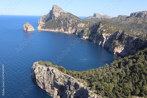 Landscape in the sea © Manuela