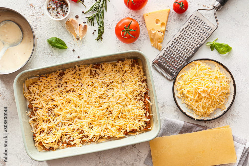 Ταπετσαρία Cooking of tasty lasagna on white background