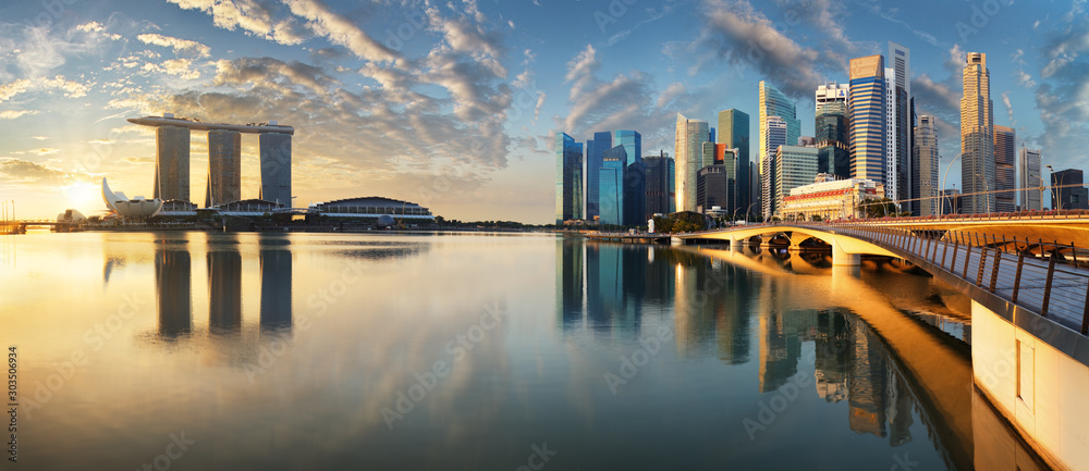 Fototapeta Singapore skyline panorama at sunrise - Marina bay with skyscrapers