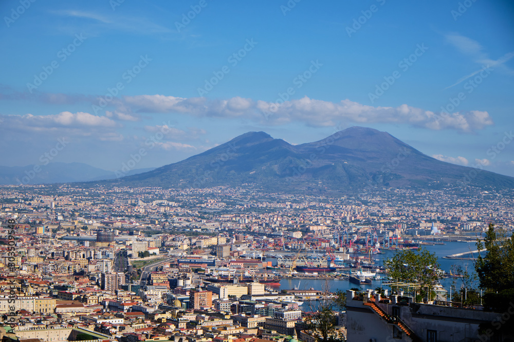 Vista su Napoli dal Belvedere di San Martino.