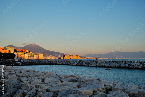 Fotografie Foto scattata al famoso Castel dell'Ovo dal Lungomare Caracciolo (NA)