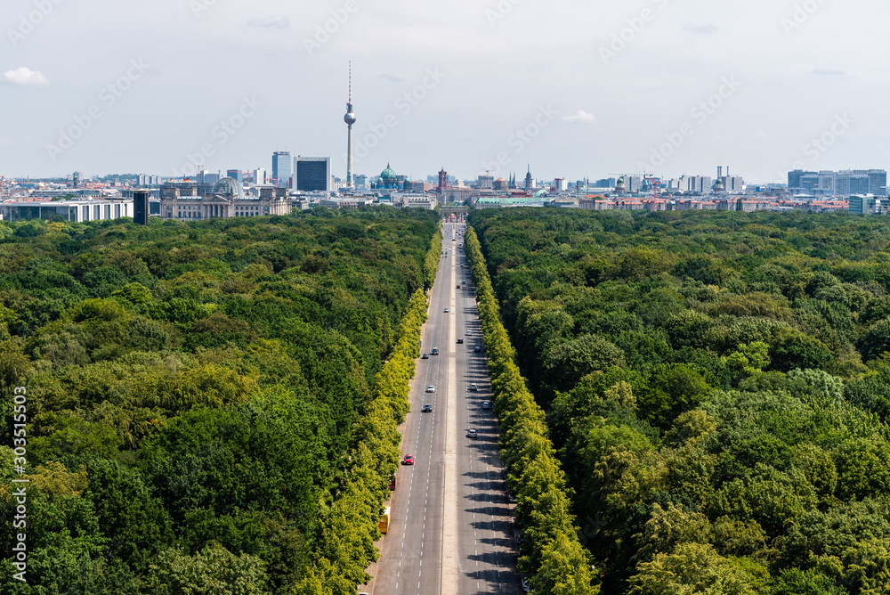 Ταπετσαρία Aerial view of Tiergarten Park and main landmarks of city of Berlin, Germany