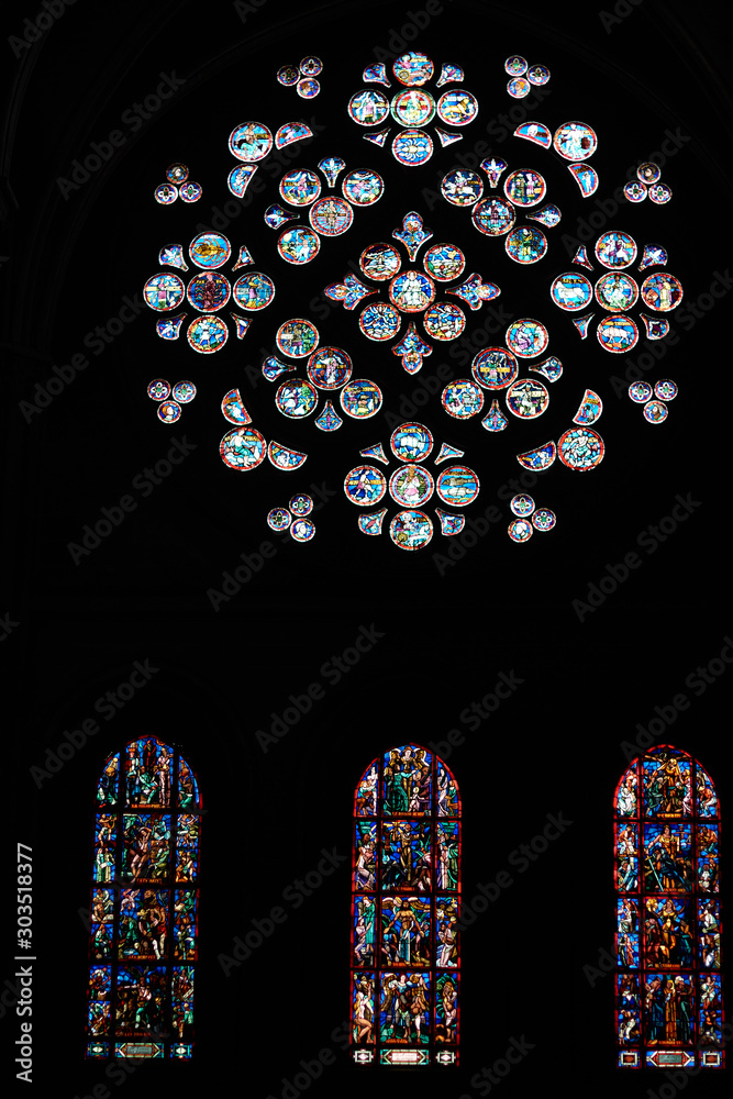 Φωτογραφία The dome of the Cathedral of Lausanne with its stained glass windows