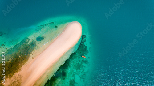Fototapeta Naklejka Na Ścianę i Meble -  aerial view of the niamembe island, Zanzibar