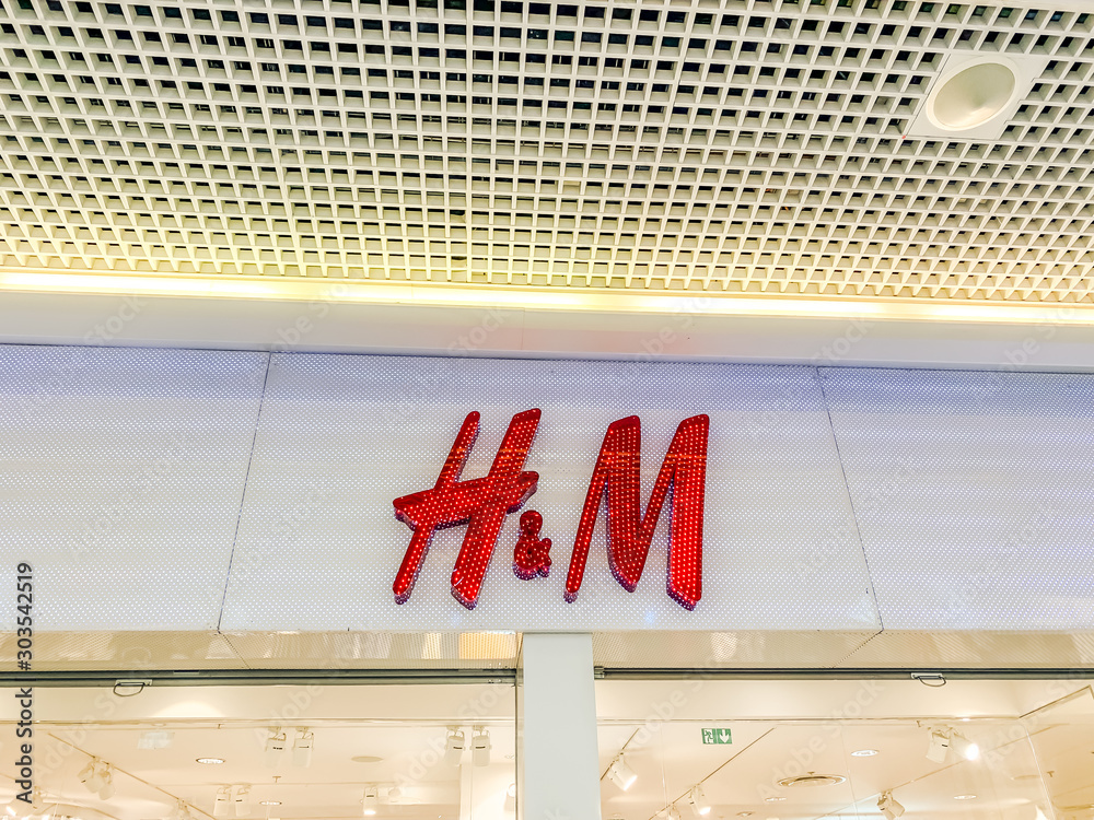 H&m in mall sales