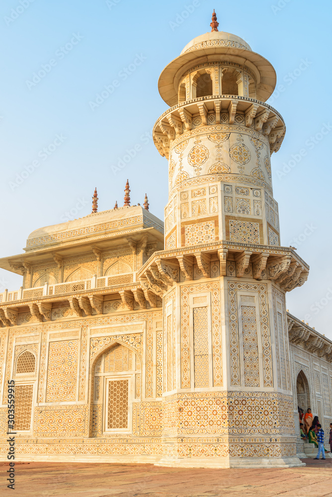 Amazing minaret of the Tomb of Itimad-ud-Daulah (Baby Taj)