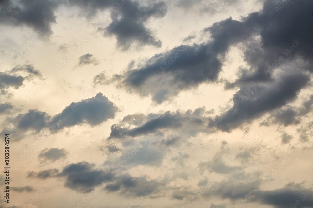Obraz premium Dusk sky glow with clouds