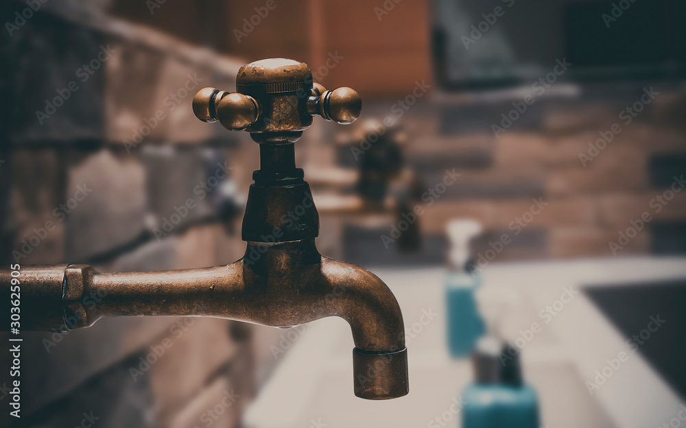 Antique style faucets used in bathroom decor Antique style faucets used in bathroom decor