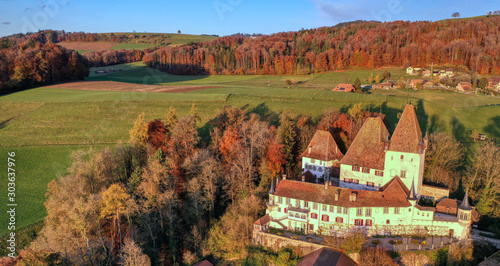 Schloss Worb und seine Umgebung photo