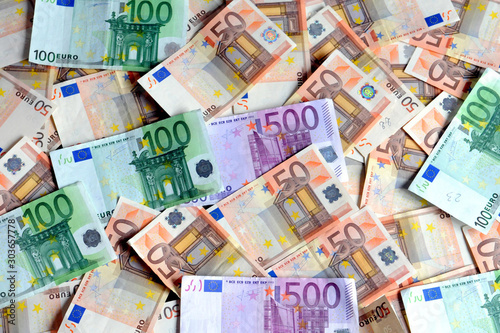 soldi euro banconote varie da 500  200  100 50 - denaro e ricchezza 
