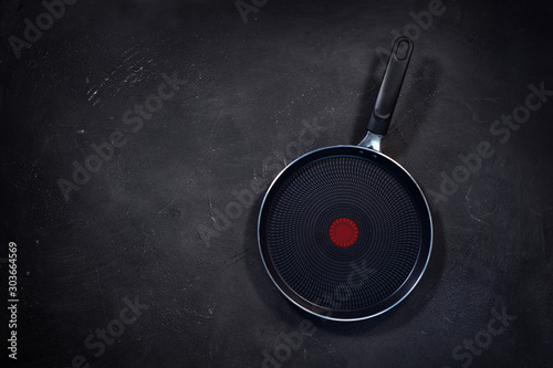 фотографія Teflon pan with non-stick coating, top view, copy space