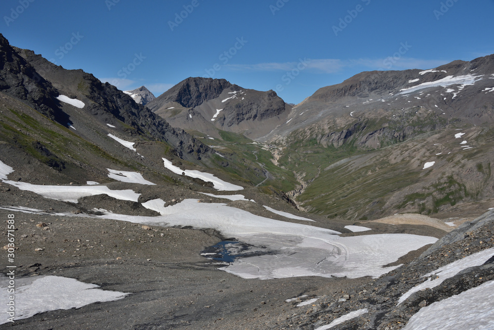 the famous col de l'iseran above val d'isere between the isere valley and haute maurienne vanoise