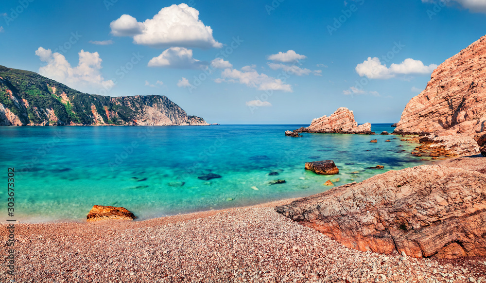 Obraz premium Scenic summer view of Petani Beach. Marvelous morning scene of Cephalonia Island, Greece, Europe. Amazing seascape of Mediterranen Sea. Stunning outdoor scene of Ionian Islands.