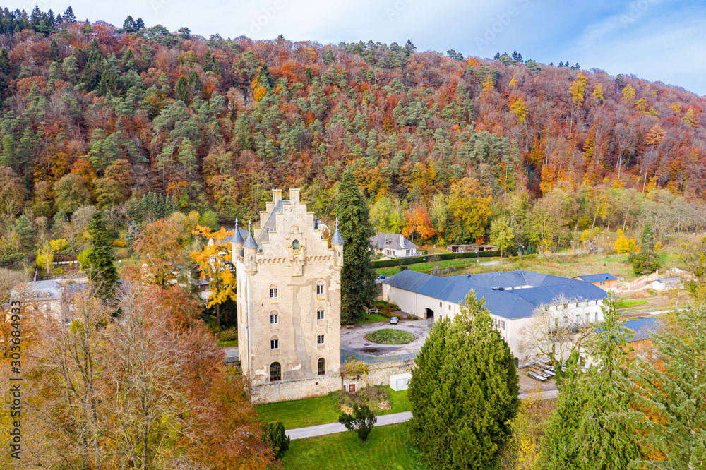 Φωτογραφία Tower of Schoenfels Castle, Mersch, Kopstal, Mamer or Valley of the Seven Castles in central Luxembourg